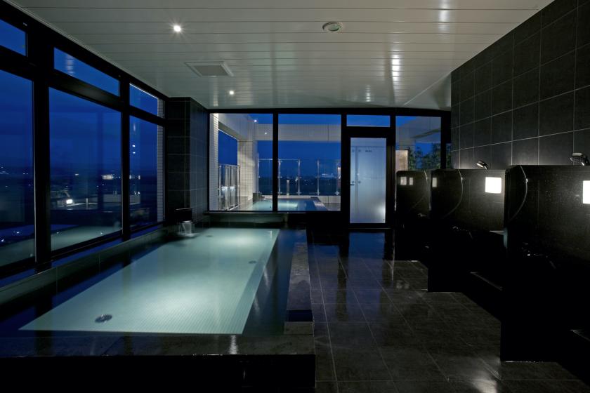 A relaxing trip in a sophisticated space while enjoying the Sky Spa on the top floor (room without meals)