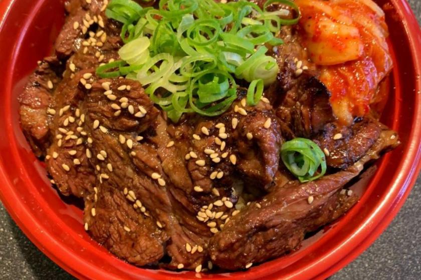 Relaxing dinner in the room, delicious Imari beef rib bowl plan (with breakfast and dinner)