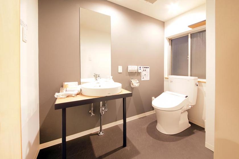 Private room (up to 2 people) with shower and toilet