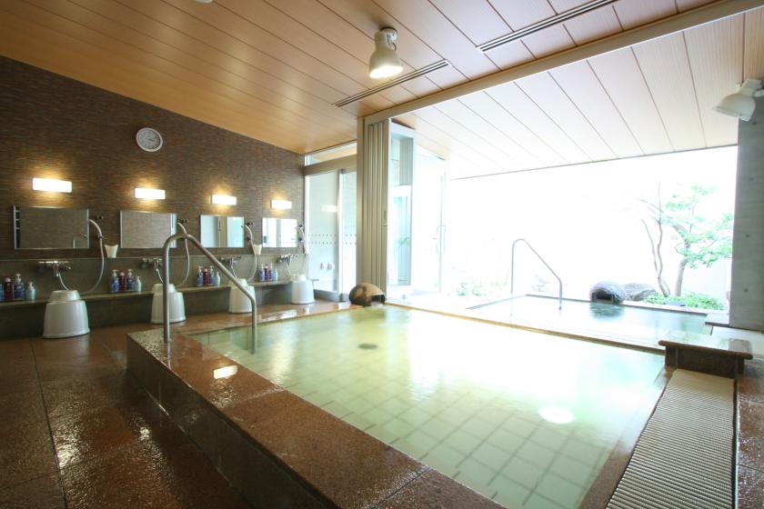 <Advance card payment only> [Room without meals plan] Open-air bath ◆ Large public bath with sauna - Free ◆ 1 minute walk from Uozu Station ◆