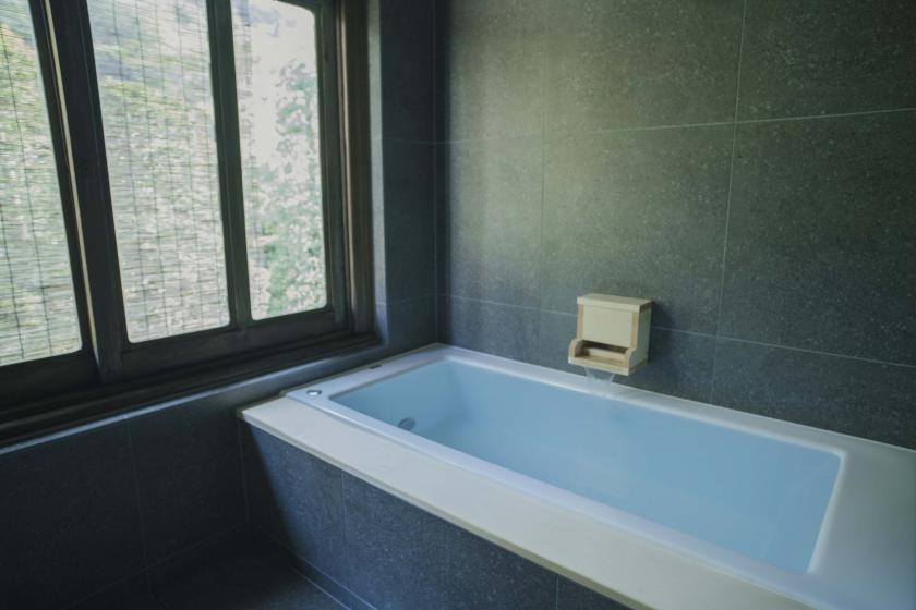 <Matsukaze> Japanese-Western room (bed type) Indoor bath with natural hot spring water