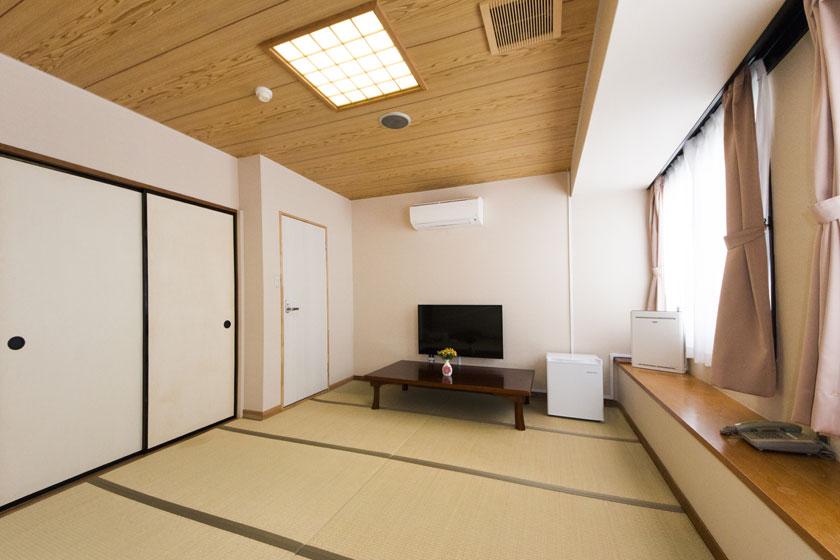 [Smoking] Japanese style room (no bath) 1F large public bath/J3