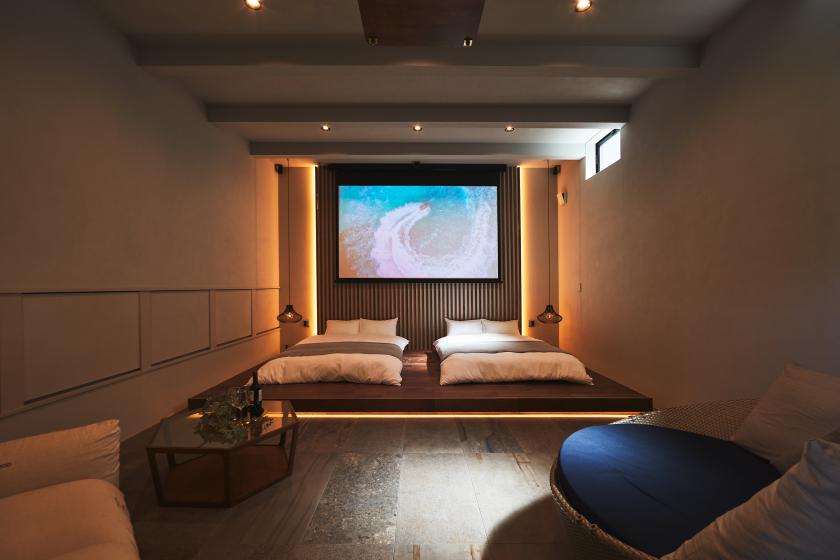 Sky terrace with theater room, maximum of 5 people