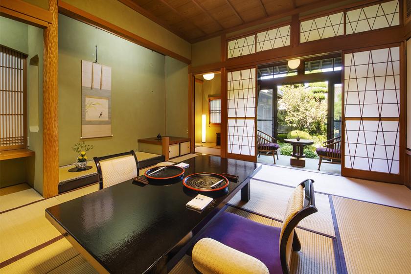 [Autumn leaves -momiji-] Japanese-style room + waiting room + cypress bath | Room meal