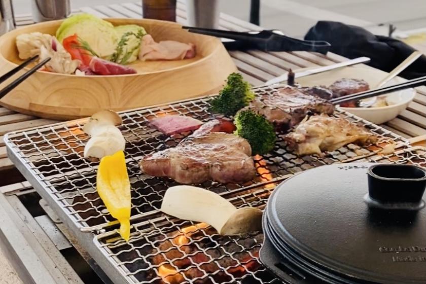 「JYUBAKO」標準1晚2餐方案 / 晚餐：露臺燒烤套餐（北海道產溪牛、國產豬肉、北海道雞肉、烤蔬菜、米飯） / 早餐：熱三明治