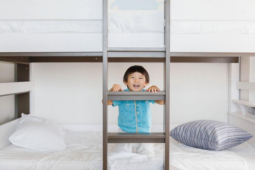 [Family room designation] Free bed-sharing up to elementary school students! A playful room with bunk beds and a blackboard with a stay / breakfast included