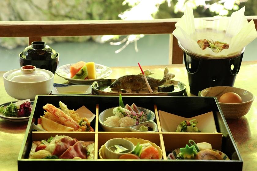 【川床プラン】自然豊かな京都・京都高雄で憧れの川床を満喫　-夕食・和洋選べるこだわり朝食付き-