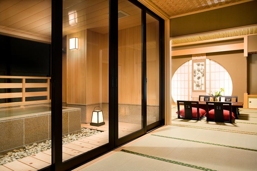 Tsuki / Japanese style room with an open-air bath