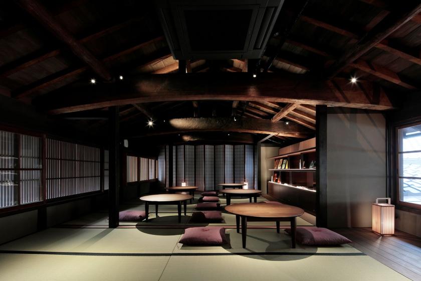 Use the lounge of Kyomachiya, a cultural property, and spend a relaxing time in the large communal bath or sauna (without meals)