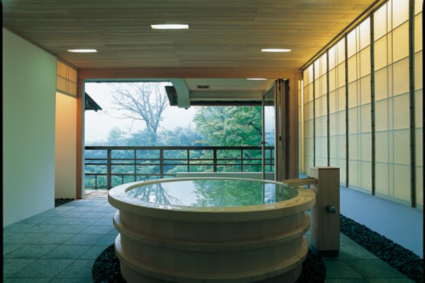 Kadan suite with panoramic round wooden bath”Yamabuki/Suzuran