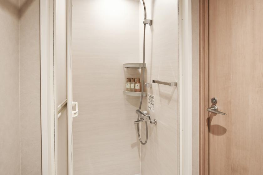 Shower booth single [non-smoking] washbasin completely independent