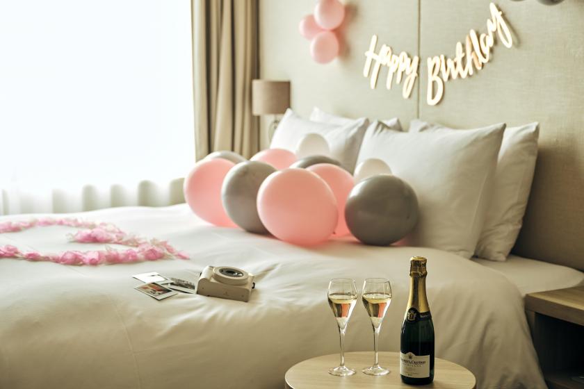 Anniversary to celebrate in the decoration room ♪ Champagne half bottle & room decoration & 12 o'clock out / no meal