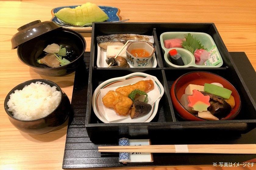 [Taste the food of Hokuriku! ] A long-established restaurant "Kajisuke" founded in 1963 Plan with Shokado bento (without breakfast)
