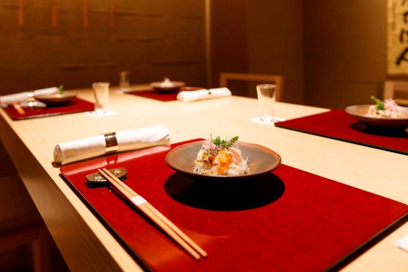[含晚餐]使用濑户内海的时令鱼类享用香川的怀石套餐<含俱乐部休息室使用权>