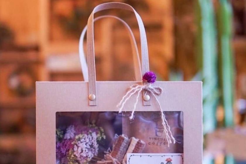케이크와 꽃 선물 BOX에서 축하! 애니버서리 스테이~ 선택할 수 있는 메인의 포만 디너+조식(2식 포함)