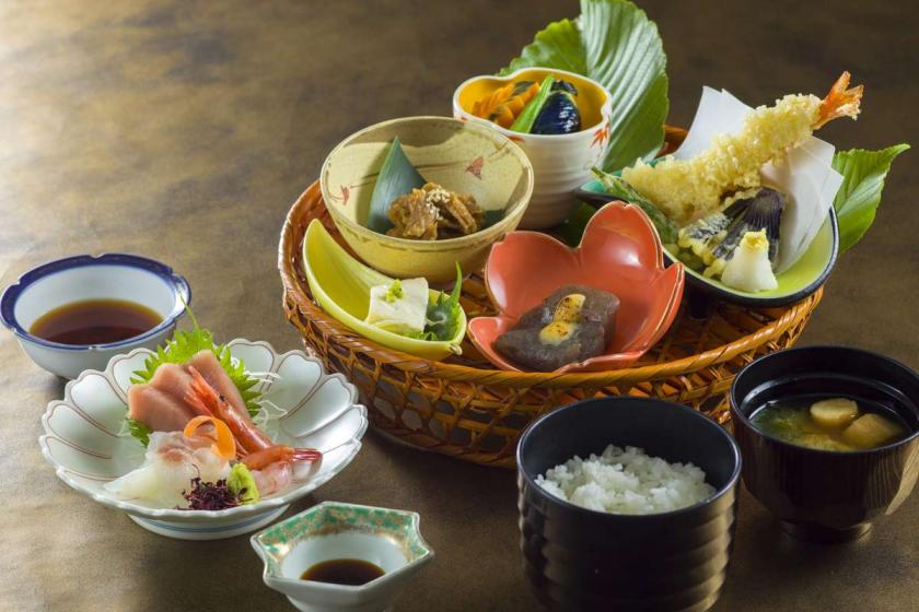 [Evening breakfast included ☆ Recommended Japanese set dinner + Hotel's proud Japanese and Western buffet breakfast included! ] ★ Standard plan ★ [With long stay benefits]