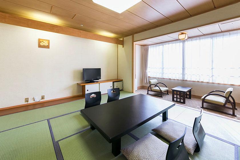 [Smoking] Main Building Japanese-style room <8 tatami mats ~>