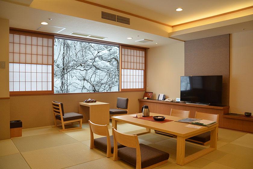 [Non-smoking] [Aya] Japanese-style room on the mountain side