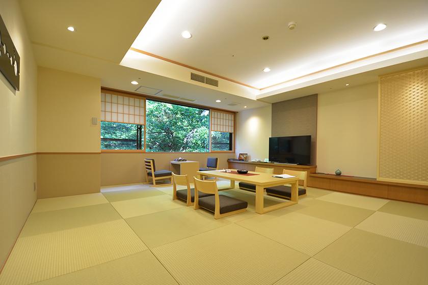 [Non-smoking] [Aya] Japanese-style room on the mountain side
