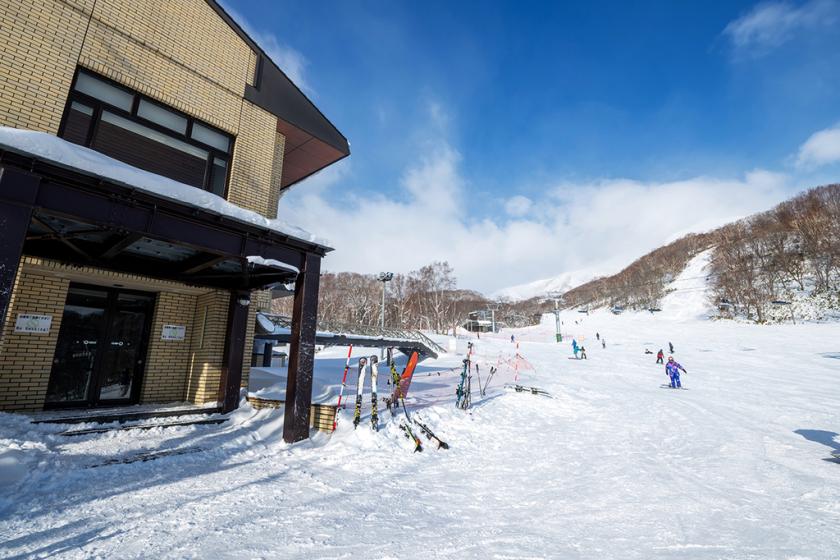【冬旅応援！公式限定先行販売】朝食つき★90日前早割でニセコの雪景色と温泉を満喫♪