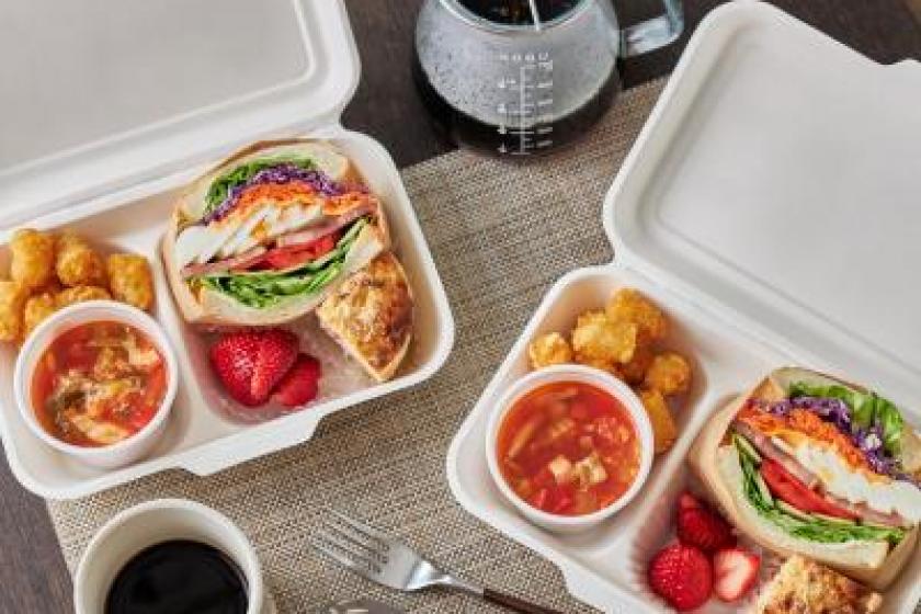 A plan with meals delivered to your villa and a relaxing early summer sea dinner and breakfast included [Selection Dinner and Breakfast Box]