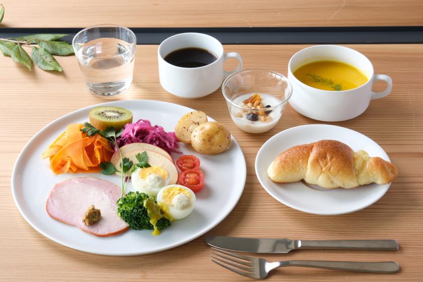 [Nakagawa Masashichi Shoten x MIROKU] Yukino bleached bedding and the scent of Yoshino cypress --Western plate with breakfast
