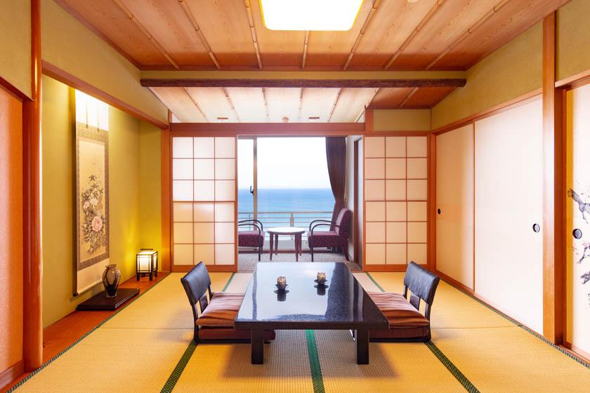 <Limited to 5 rooms a day> Convenient near the elevator! Capacity 3 people Japanese-style room 10 tatami mat room designation ☆ Simple stay