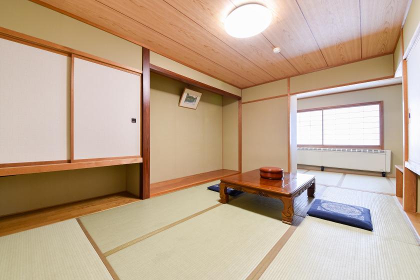 12-tatami Japanese-style room (with bathroom)