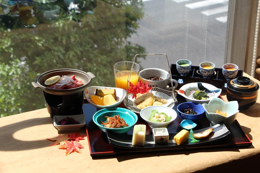 【西九州新幹線記念×グルメ自慢】アジの姿造りと長崎和牛陶板焼きをカジュアルレストランで（1泊2食付）