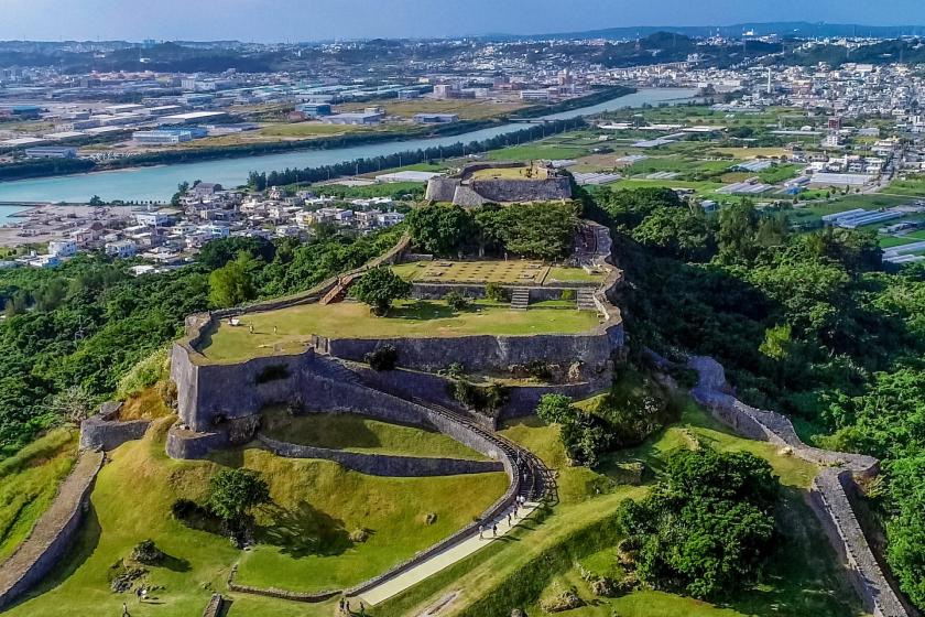 [Experience the Ryukyu Islands on a trip to Uruma] Includes tickets to the World Heritage site of Katsuren Castle and Amawari Park historical and cultural facilities ☆ May and June only! One invitation to Yamada Onsen at Renaissance Resort Okinawa during 