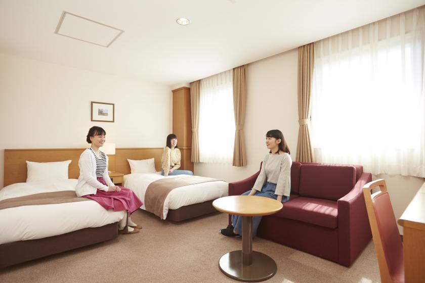 [Free bed sharing] [Family group] [Up to 4 people can stay together] (Breakfast included) Hot spring + close to the station! Free parking