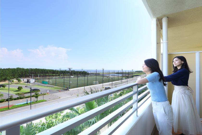[Ocean view promise] Guest room with a balcony on the top floor (36 square meters or more) <Room without meals>