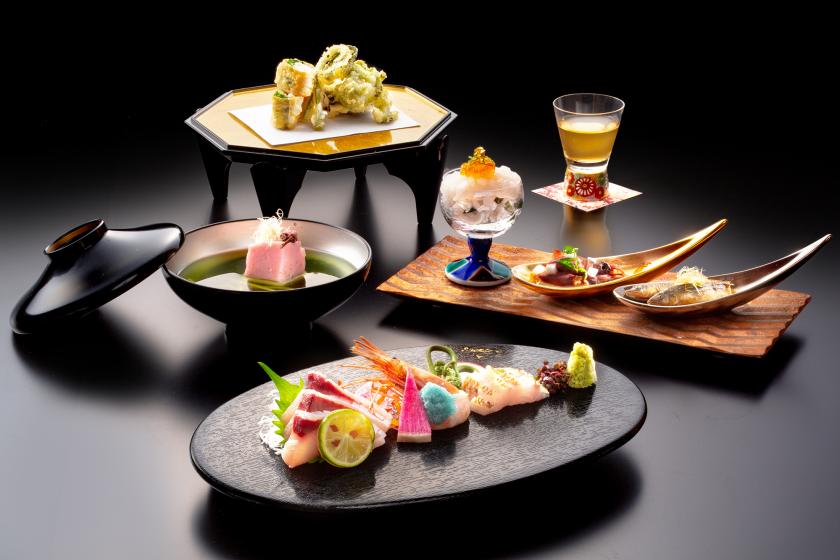 【美味少賛】加賀の旬を少しずつ贅沢にいただく会席料理。うれしいフリードリンク付き