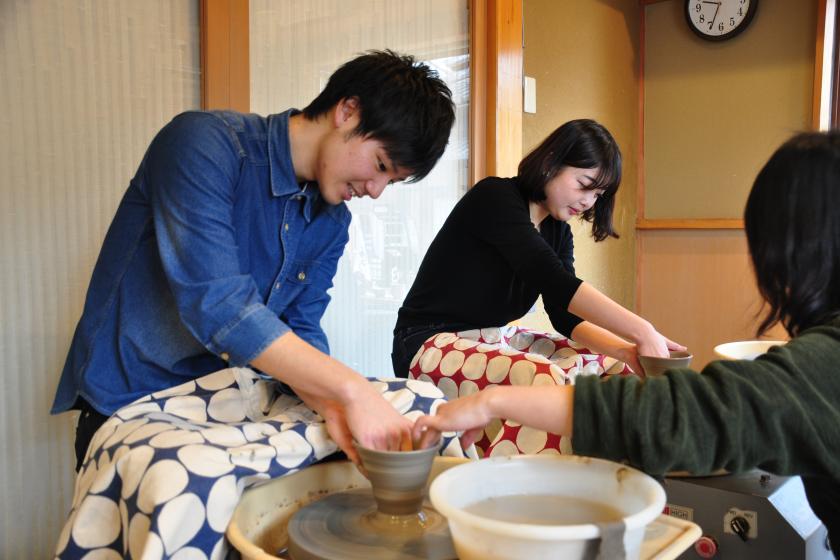 【平日限定！着物で陶芸体験】～京都清水の歴史ある「嘉祥窯」での陶芸体験食事なしプラン～