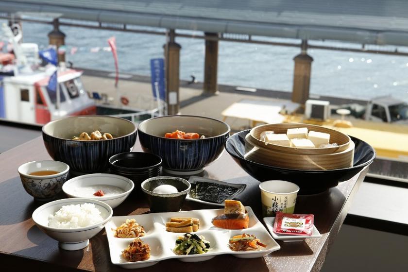 [Breakfast included] Enjoy breakfast while looking at the Onomichi Channel ♪