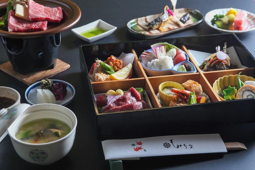 ～夕食グレードアップ～【高雄もみぢ家】ホタル舞う夜の川床を楽しむ(川床夕食・ホテル朝食付)