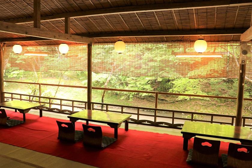 【高雄もみぢ家】ホタル舞う夏の夜と開放的な川床を楽しむ　(選べる川床夕食・ホテル朝食付)