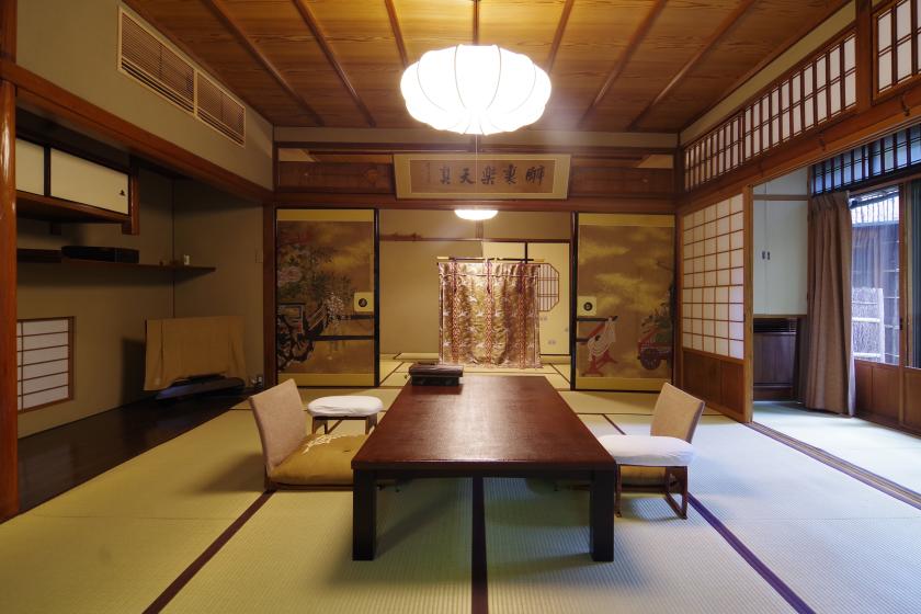 【旧館33号室】～明治のお部屋～　奥行きのあるお庭と池に面した1階角部屋（本間12帖＋次の間7帖）