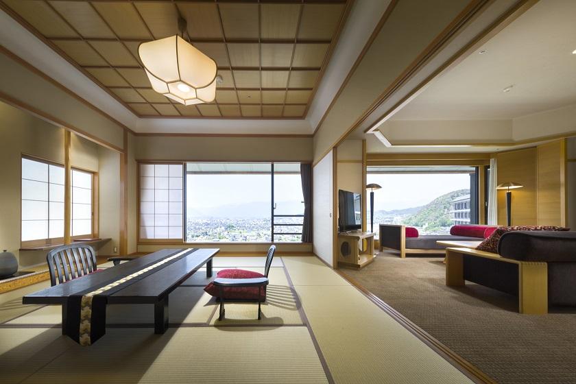 Higashi-no-Yakata, top floor VIP room (113㎡) with hot spring bath