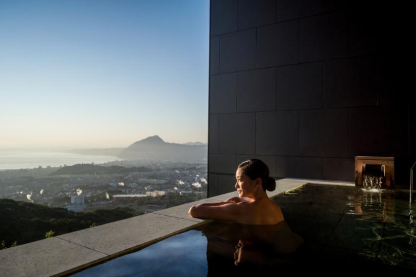 [A relaxing 24-hour stay] A retreat plan to enjoy the rising steam from the hot springs, a spectacular view from the hilltop, and seasonal delicacies