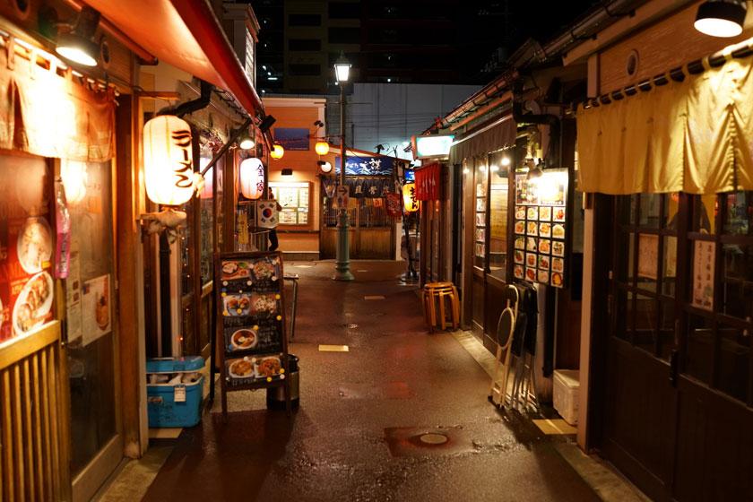 [Meal ticket included] 2,000 yen worth of meal ticket for the famous food stall "Daimon Yokocho" ☆Enjoy Hakodate's food stall village♪ Stay without meals