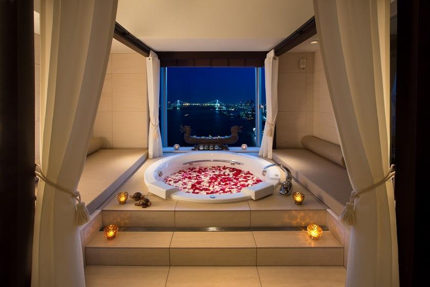Designer's Suite & Room (Luxury Oriental)