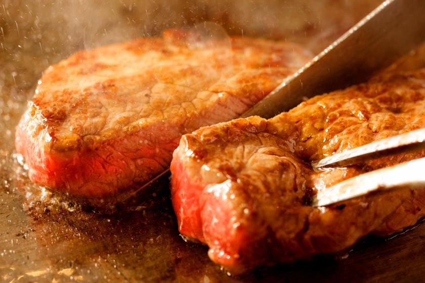 【夏の鉄板焼】お肉大好き！贅沢和牛を食べ比べ＆にいがた和牛のホテルカレー（夕朝食・おみやげ付）