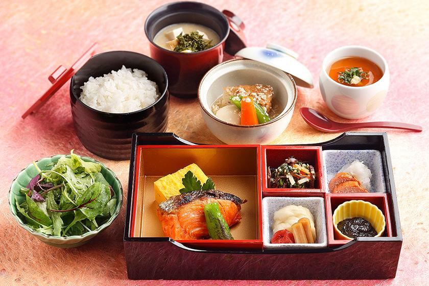 【Stay & Dine】なだ万 懐石料理 ～横浜港を眺めながら老舗の味を満喫～（夕朝食付）