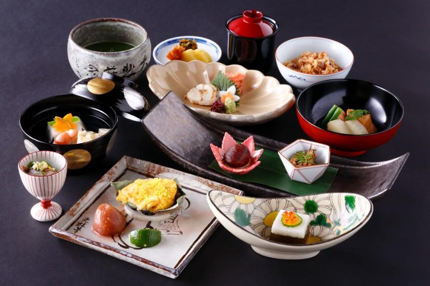 【日本料理　花菊】和会席でみやびな時間旅行へ【夕朝食付】