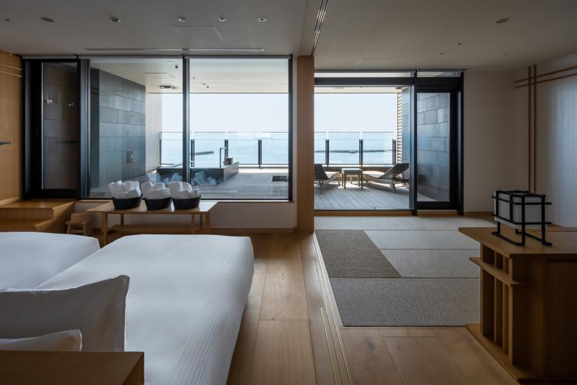 Premier Suite Ocean View “ROTEN”