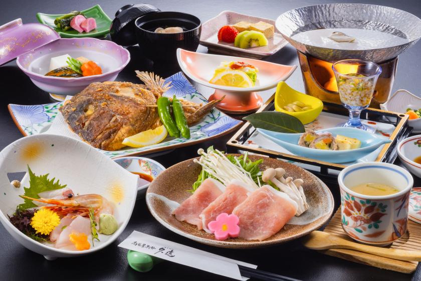 如果您迷路了，請點擊這裡！品嚐莊內的時令風味 ★莊內特色日式懷石套餐★ 「炸紅鯛魚頭」等特色菜餚