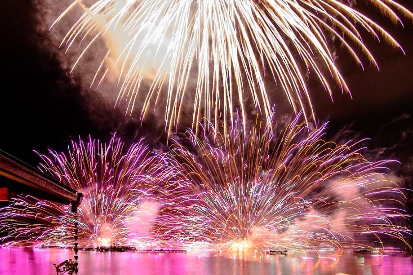 花火点火台まで約300メートル！至近距離で尺玉の迫力を【当館宿泊者様専用の観覧席付き】1泊2食※事前決済プラン【2025年8月15日 諏訪湖祭湖上花火大会】