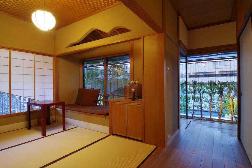 New Wing  Room 63 - Built 2006 - Corner room with an alcove that is reminiscent of a scroll painting  (3rd Floor/62㎡)