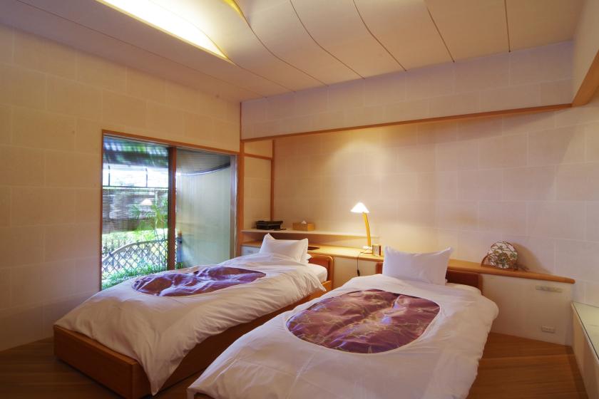 【新館54号室】～平成のお部屋～　新しさの中に伝統が息づくお部屋（洋室　ツインベッドルーム）